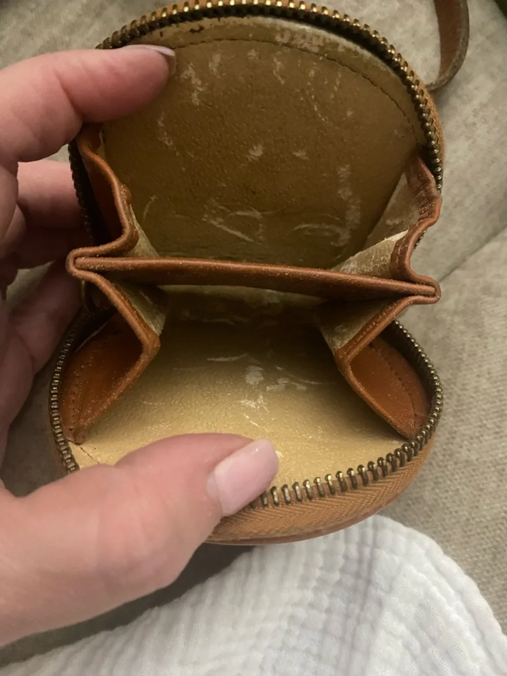 Vintage Dooney & Bourke Tan Leather Coin Pouch - Picture 5 of 12